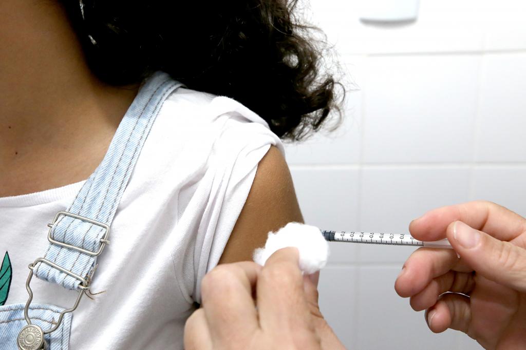 Aracaju atinge 86 da populacao acima de 12 anos totalmente vacinadas