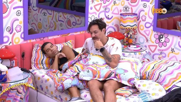 BBB Vyni e repreendido pela producao apos tentar filmar penis de Eliezer