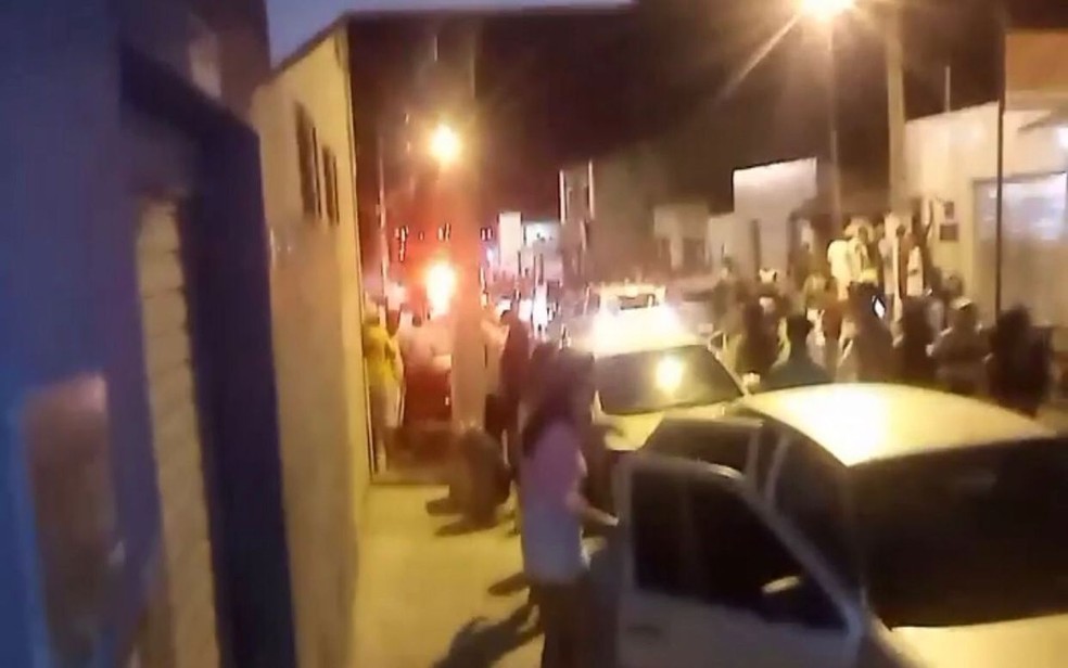 Bloquinho ilegal termina em confusao em Socorro