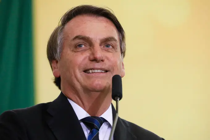 Bolsonaro cresce e vai a 26 em nova pesquisa de intencao de votos
