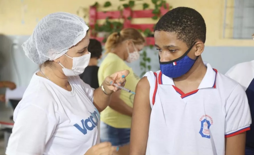 Covid 19 Vacinacao segue nas escolas de Aracaju nesta quinta 10 confira
