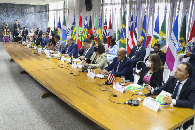 Governadores decidem recorrer ao STF contra mudancas no ICMS e no IPI