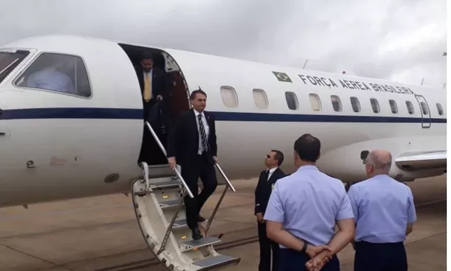 Governo Bolsonaro ja gastou R 26 milhoes com comidas de aviao presidencial afirma deputado