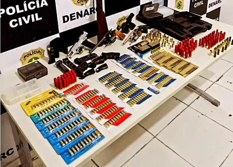 Pai e filhos sao presos suspeitos de traficar armas e municoes na Grande Aracaju