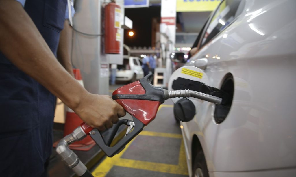 Petrobras anuncia alta de ate 249 em preco do gas e combustiveis