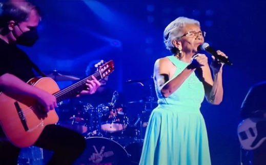 Sergipana Acaciamaria passa para mais uma etapa do The Voice