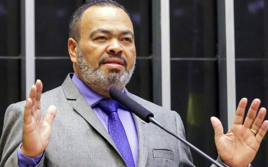 TSE cassa mandato de Valdevan Noventa