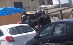 Video flagra momento de suposta agressao da PM durante abordagem em Pirambu