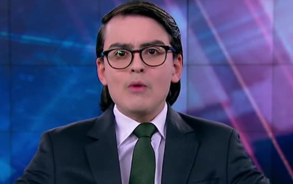 Apresentador do SBT e acusado de pedir fotos a menor de idade veja video