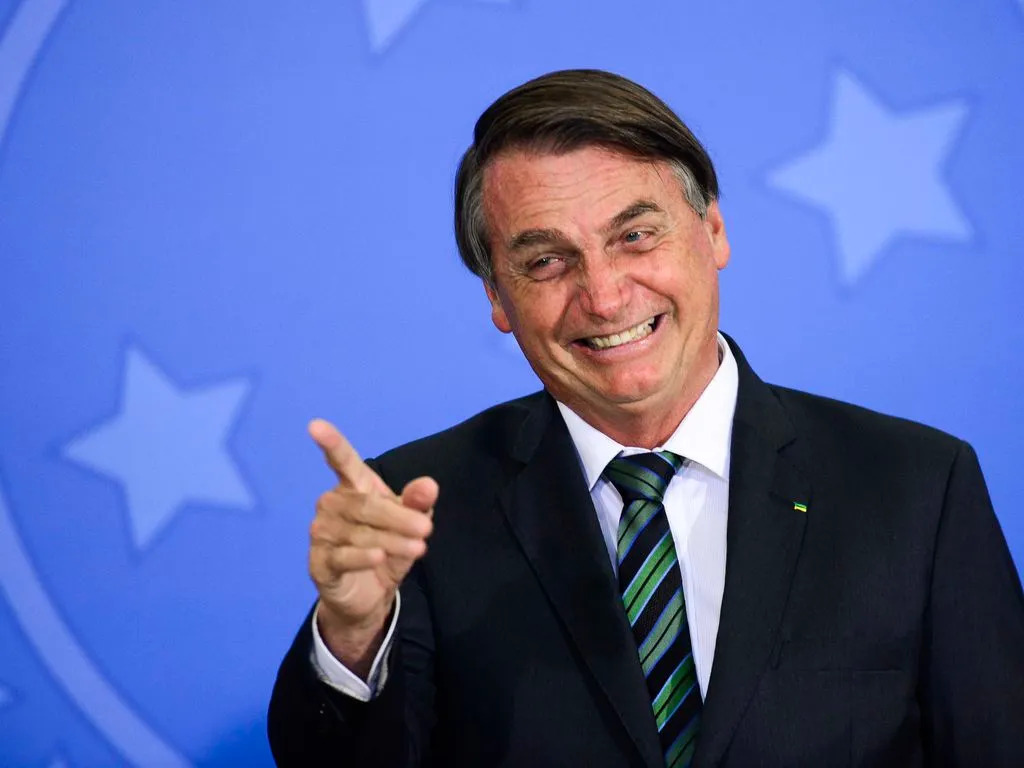 Bolsonaro cresce 4 na pesquisa Ipespe divulgada nesta quarta feira 6