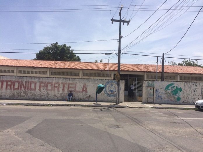 Colegio Petronio Portela 696x522 1