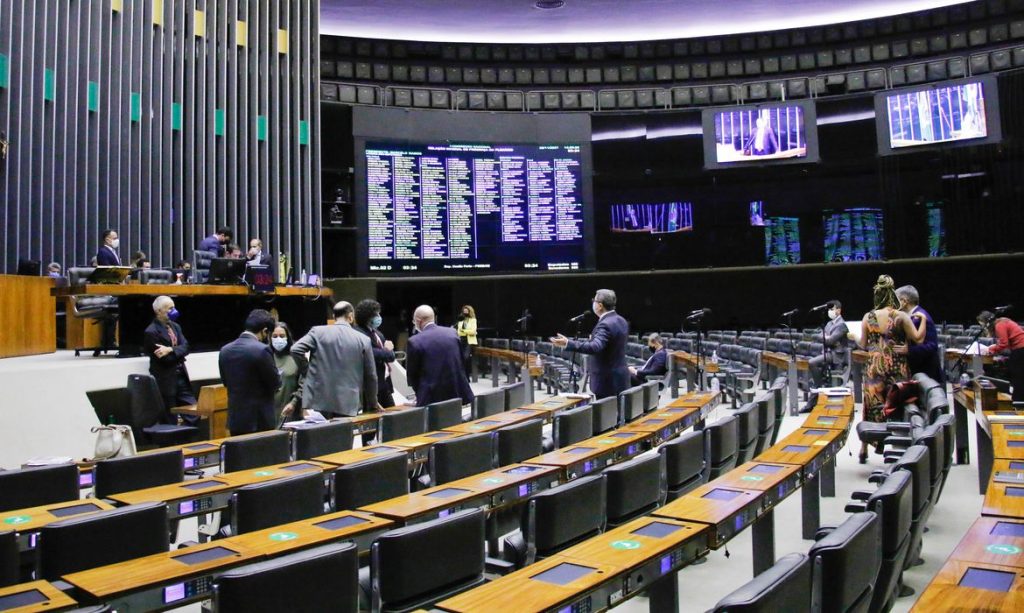 Congresso aprova transferencia R 77 bi a estados e municipios
