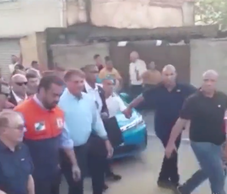 Criancas gritam para Bolsonaro ‘abaixar preco da carne veja video