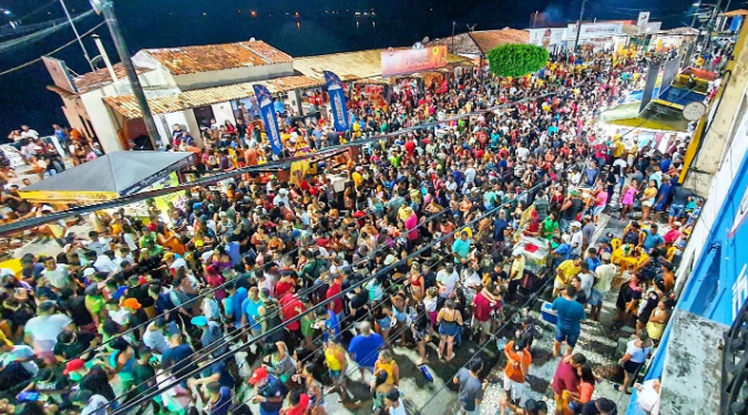 Diversas pessoas curtem 1° Circuito de Cultura e Arte do Mirante ao Velho Chico em Propria
