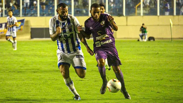 Falcon e Confianca se enfrentam em busca de uma vaga na final do Sergipao