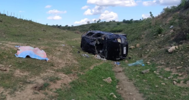 Idoso morre e quatro pessoas ficam feridas em acidente na SE 160 em Canhoba