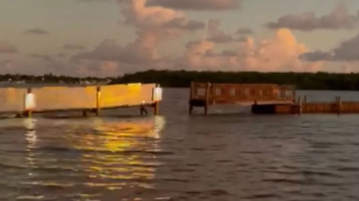 Mulher morre e outra fica ferida em acidente com jet ski no rio Vaza Barris em Aracaju