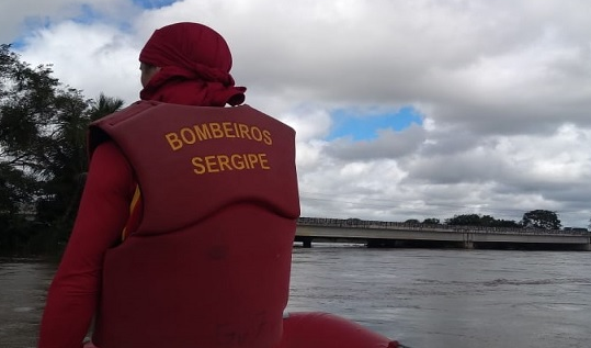 Pescador e encontrado morto apos cair de embarcacao em Neopolis