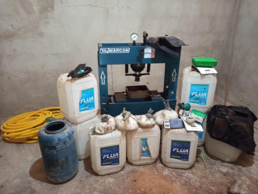Policia fecha laboratorio de refino de cocaina em Socorro