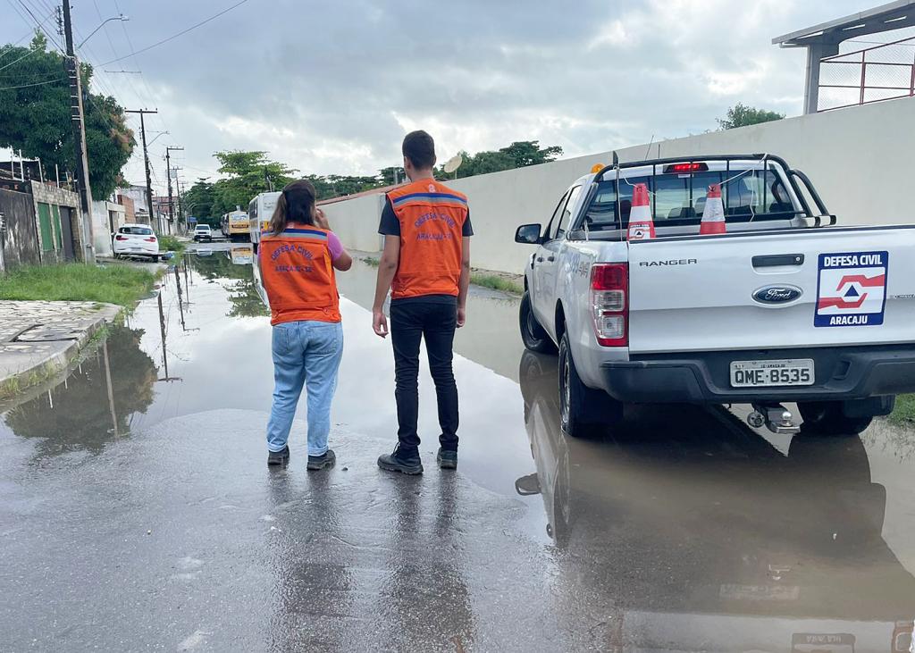 Prefeitura de Aracaju atende ocorrencia provocada pela chuva neste sabado 30