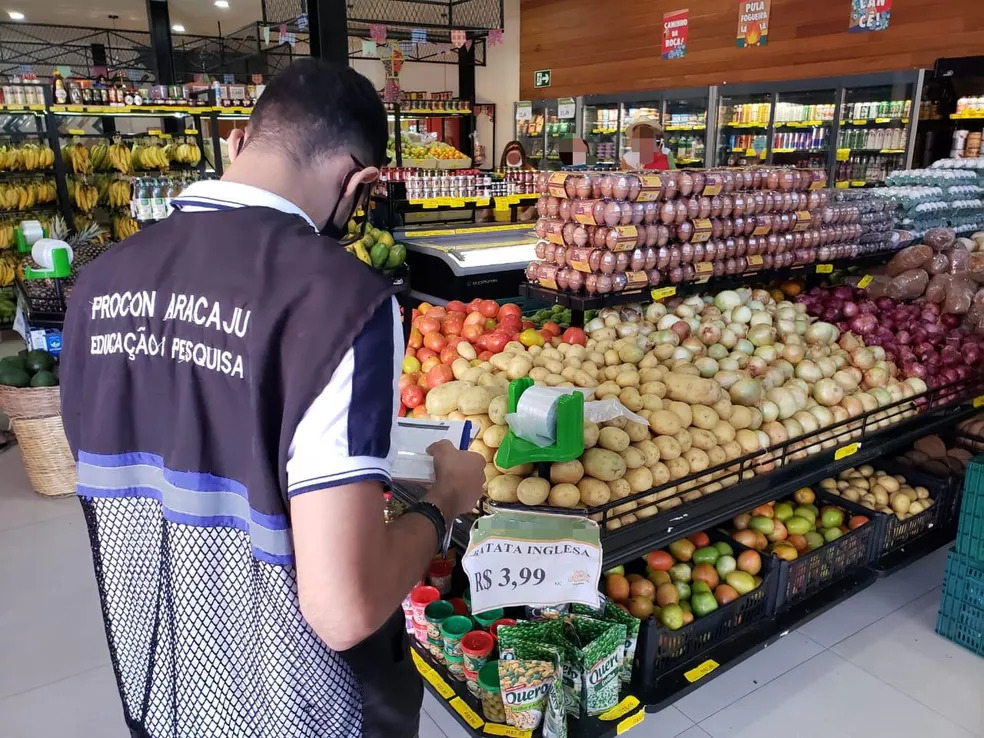 Procon divulga nova pesquisa de itens da cesta basica em Aracaju confira
