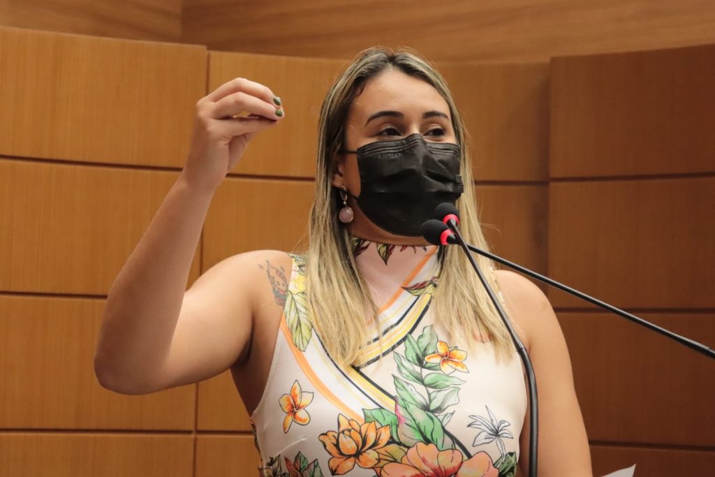 Queremos transparencia cobra Kitty Lima sobre emprestimo do governo de mais de R170 milhoes