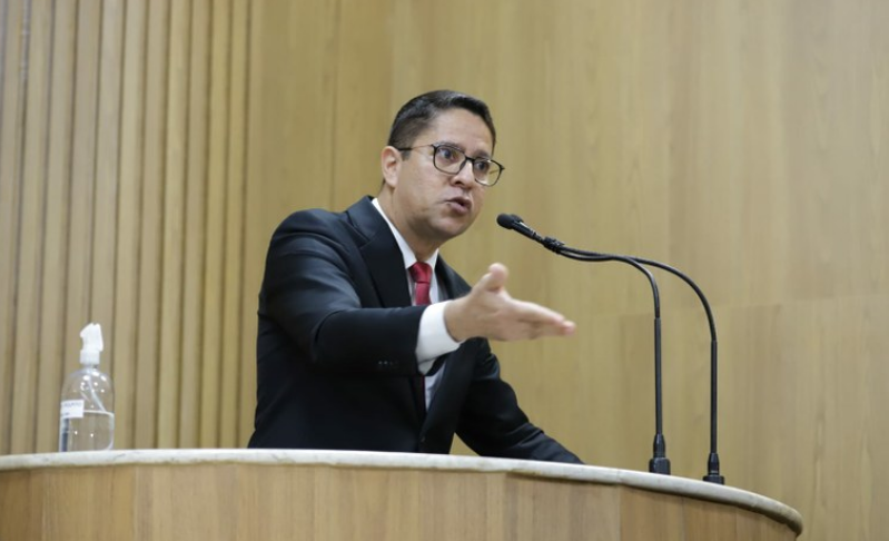Ricardo Marques convoca superintendente da SMTT para esclarecer ausencia da licitacao do transporte publico