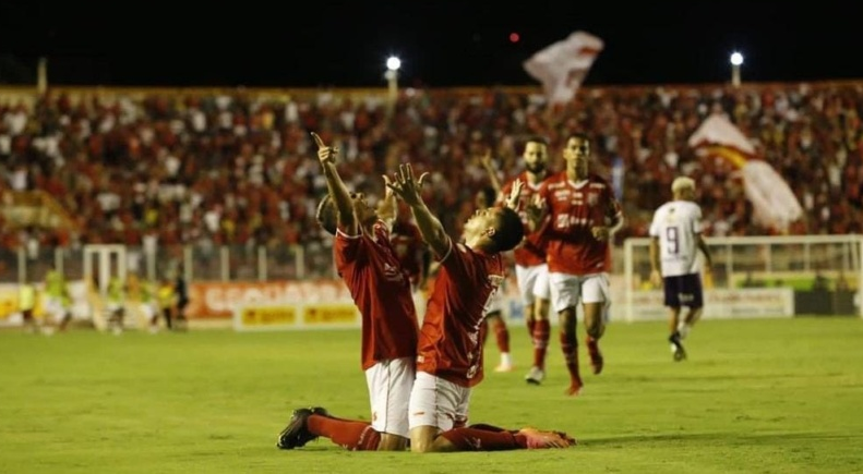 Sergipe vence Falcon e obtem vantagem na disputa pelo Sergipao
