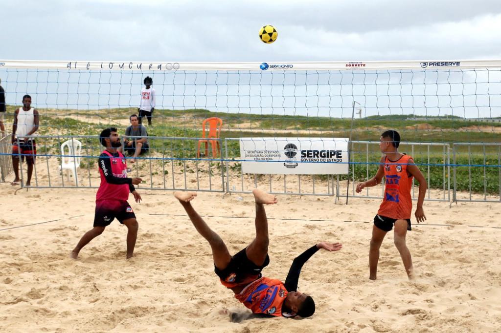 1a Copa Cinelandia de Futvolei e realizada na Orla da Atalaia