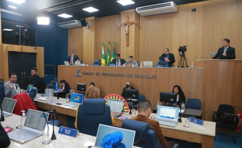 Camara de Aracaju aprova PL que obriga hospitais a criarem sala de descompressao para profissionais da saude