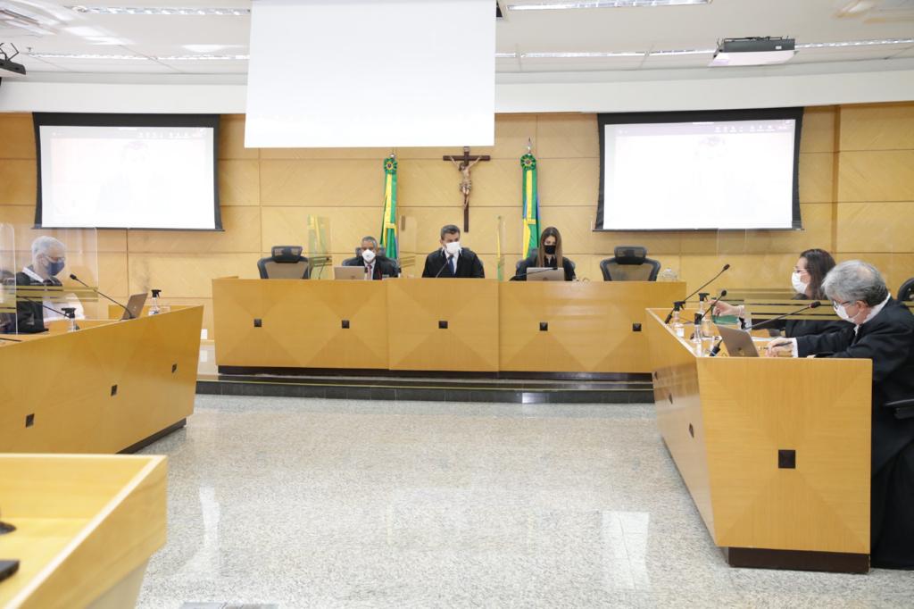 Conselheiros julgam 53 processos na Primeira Camara do Tribunal de Contas