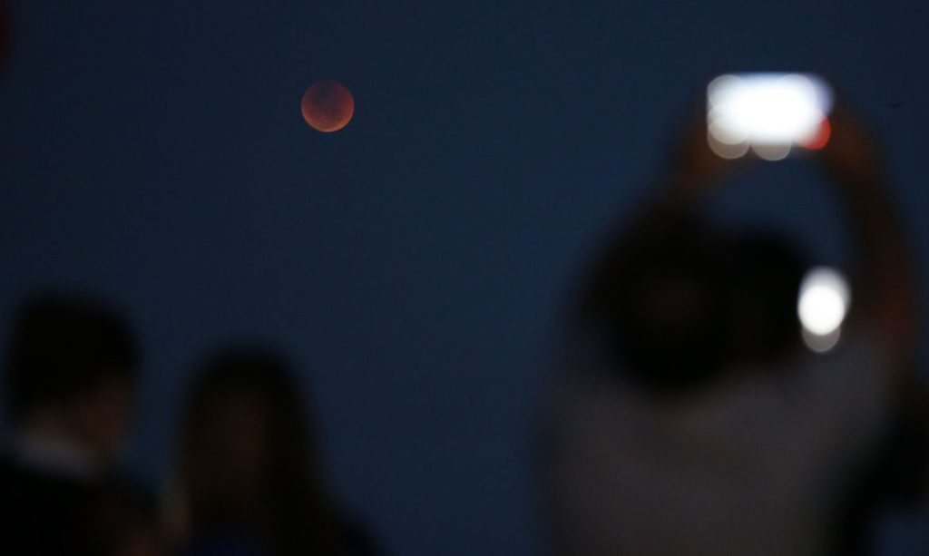Fim de semana tera Lua de Sangue triplamente especial
