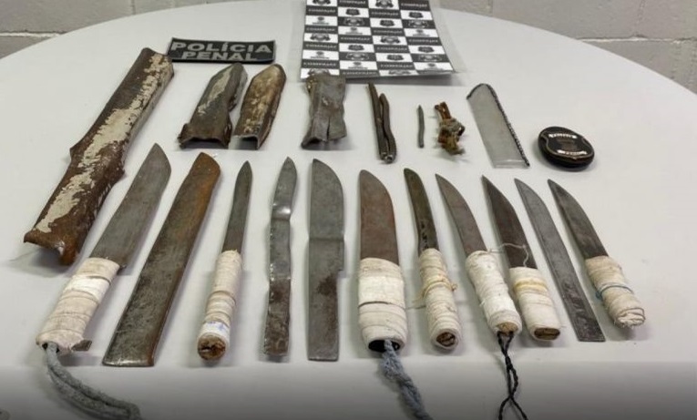 Policia encontra objetos perfurantes e desarticula possivel rebeliao com refens no presidio do Santa Maria
