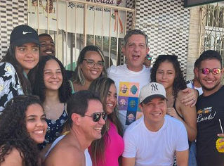 Politicos testam popularidade em retorno do Rasgadinho