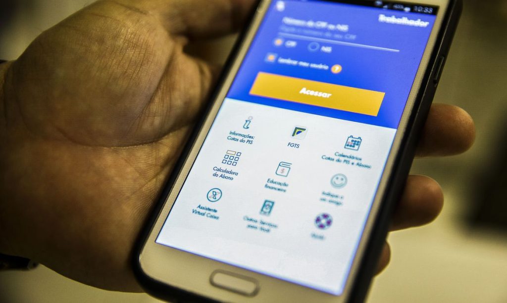 Trabalhadores nascidos em abril podem sacar ate R 1 mil do FGTS