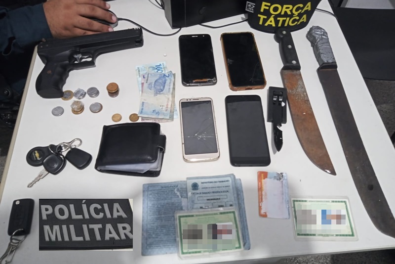 Tres homens sao presos com simulacro de arma de fogo e facoes no bairro Atalaia