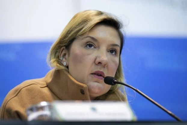 Bolsonaro escolhe uma mulher para substituir presidente da Caixa apos denuncias de assedio