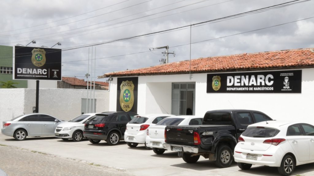 Cerca de 50 kg de drogas e armas sao apreendidas em Sao Cristovao