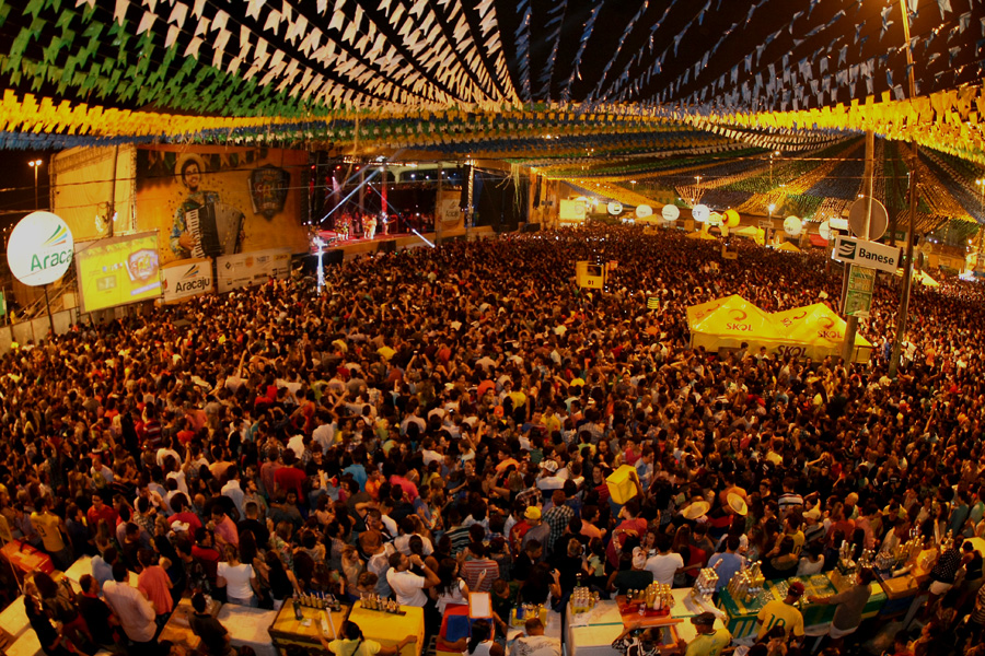 Confira atracoes do Forro Caju nesta quinta 23
