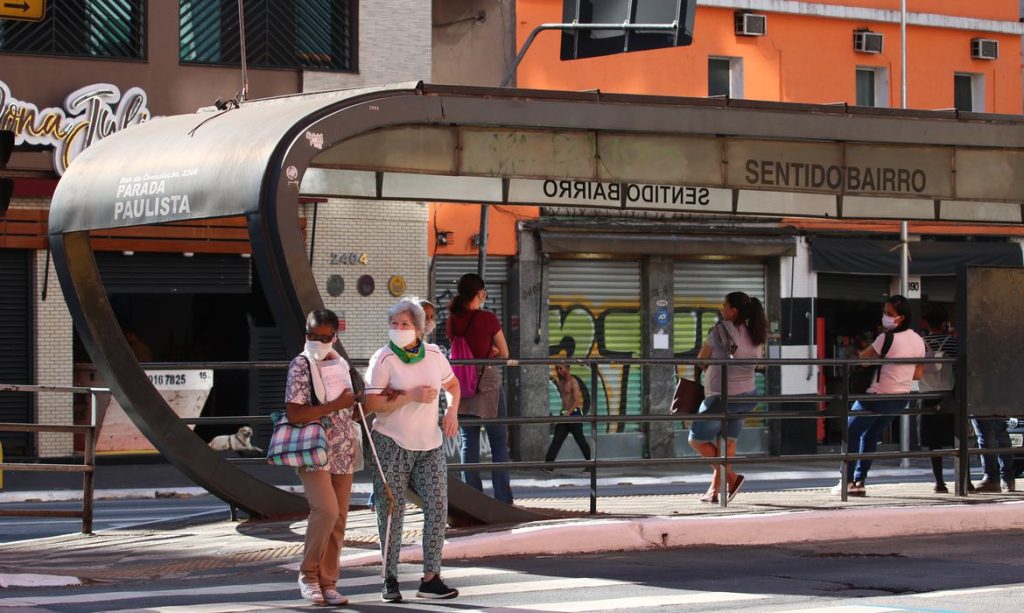 Covid 19 Brasil registra 20.456 novos casos e 198 mortes