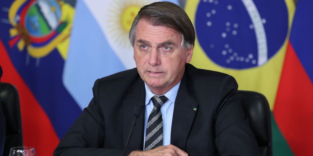 Fachin cometeu estupro a democracia ao se reunir com embaixadores afirma Bolsonaro