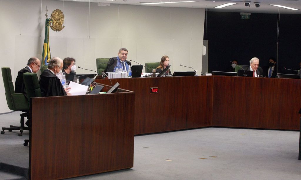STF Decisao de Nunes Marques cai e deputado volta a ficar sem mandato