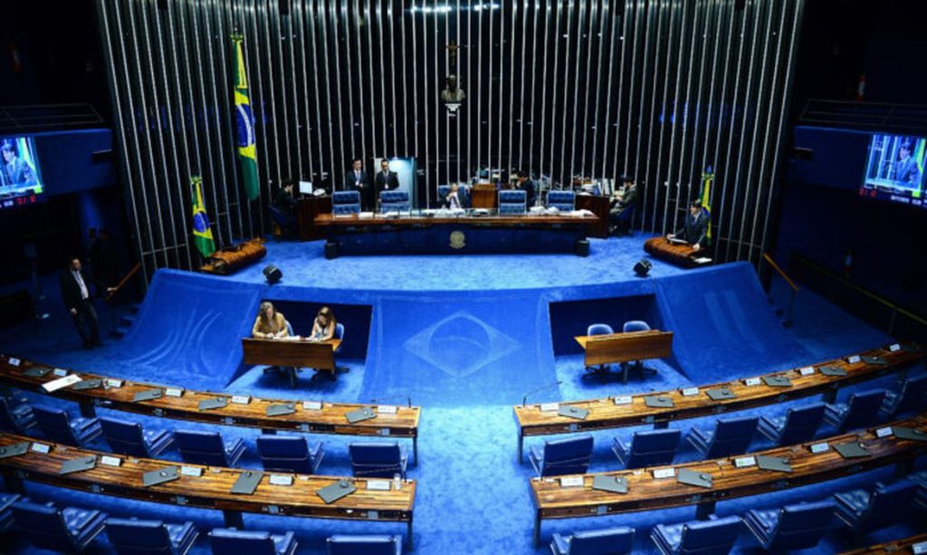 Senado aprova por unanimidade PEC do piso da Enfermagem texto volta para Camara