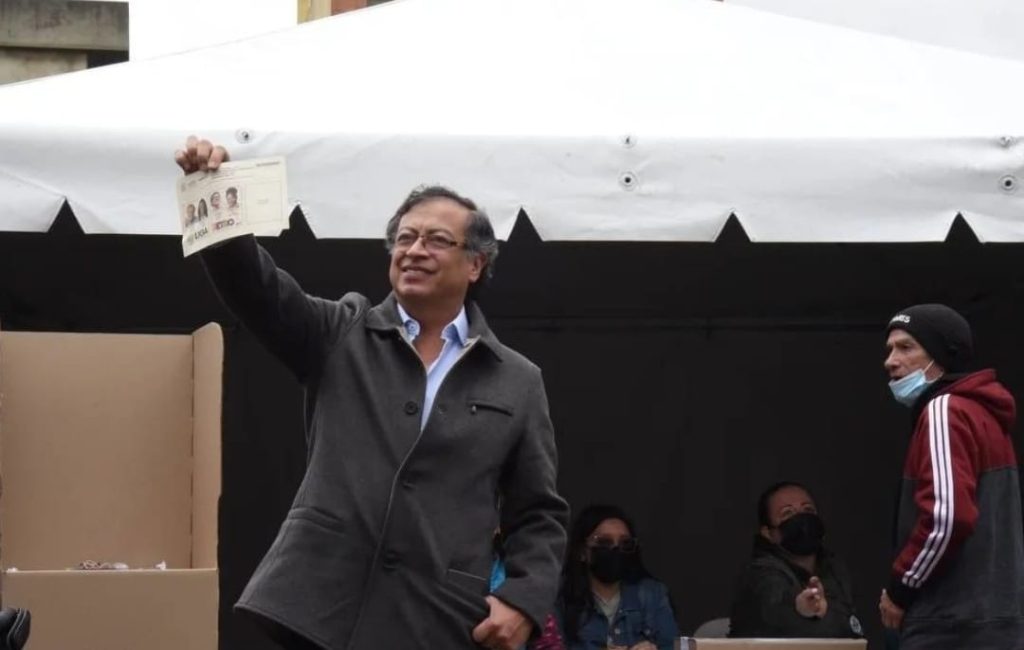 ‘Se conseguir fazer o que prometeu Petro sera desastre para Colombia afirma colunista