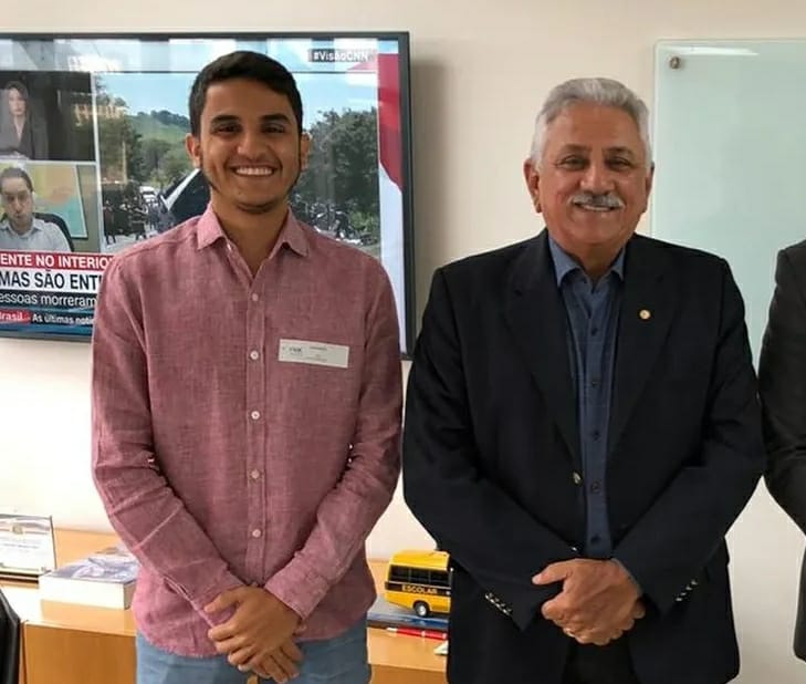 Bosco Costa lanca filho como pre candidato a deputado estadual