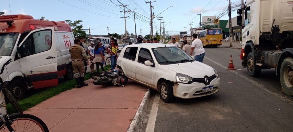 Colisao entre tres veiculos deixa motociclista ferido na Zona Sul de Aracaju