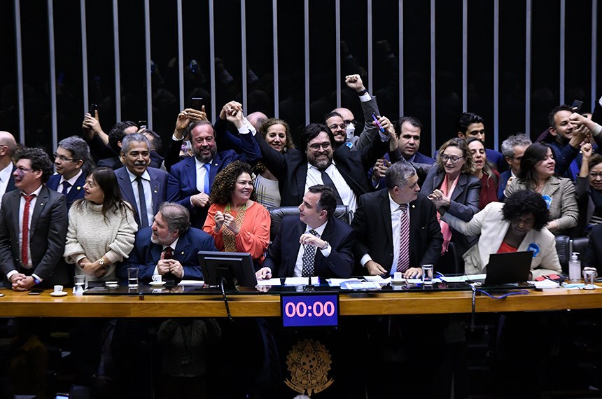Congresso derruba veto de Bolsonaro as leis Aldir Blanc e Paulo Gustavo