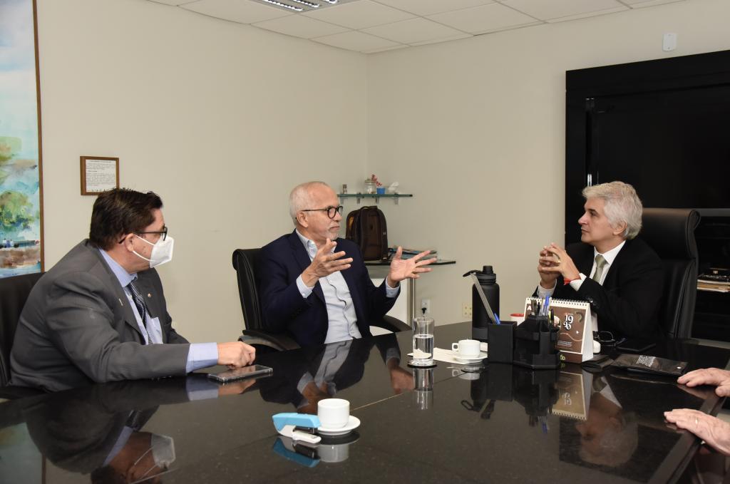 Em reuniao com MP SE Edvaldo Nogueira apresenta proposta para realizacao do Pre Caju 2022