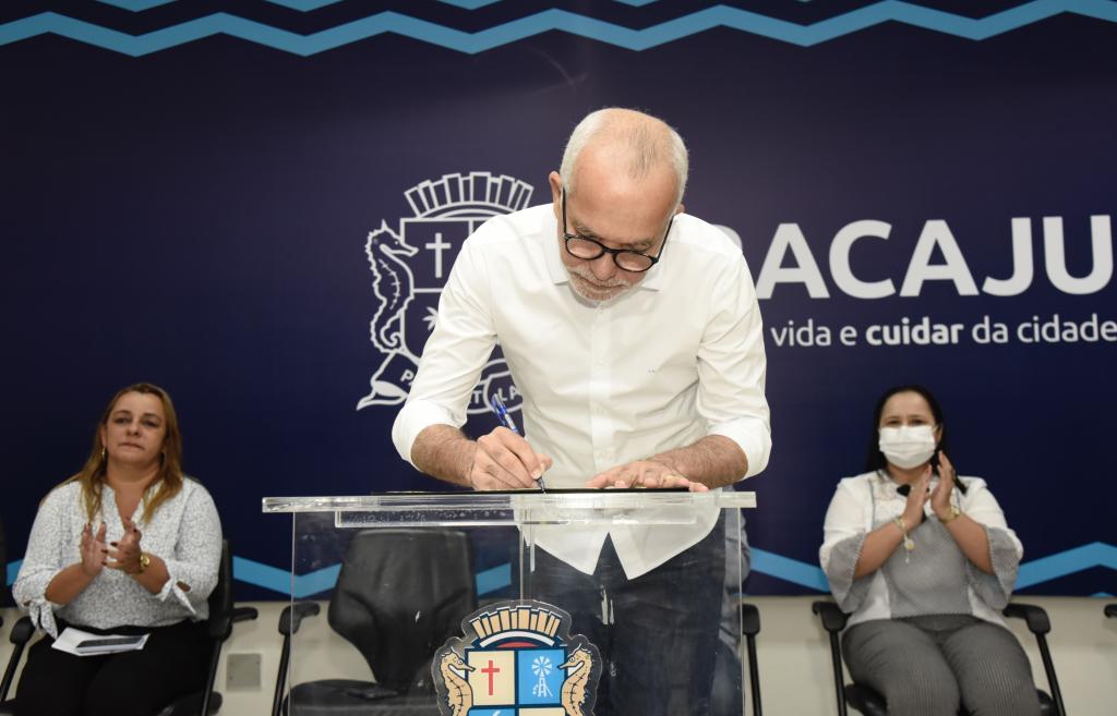 Entidades recebem R 1 milhao da prefeitura de Aracaju