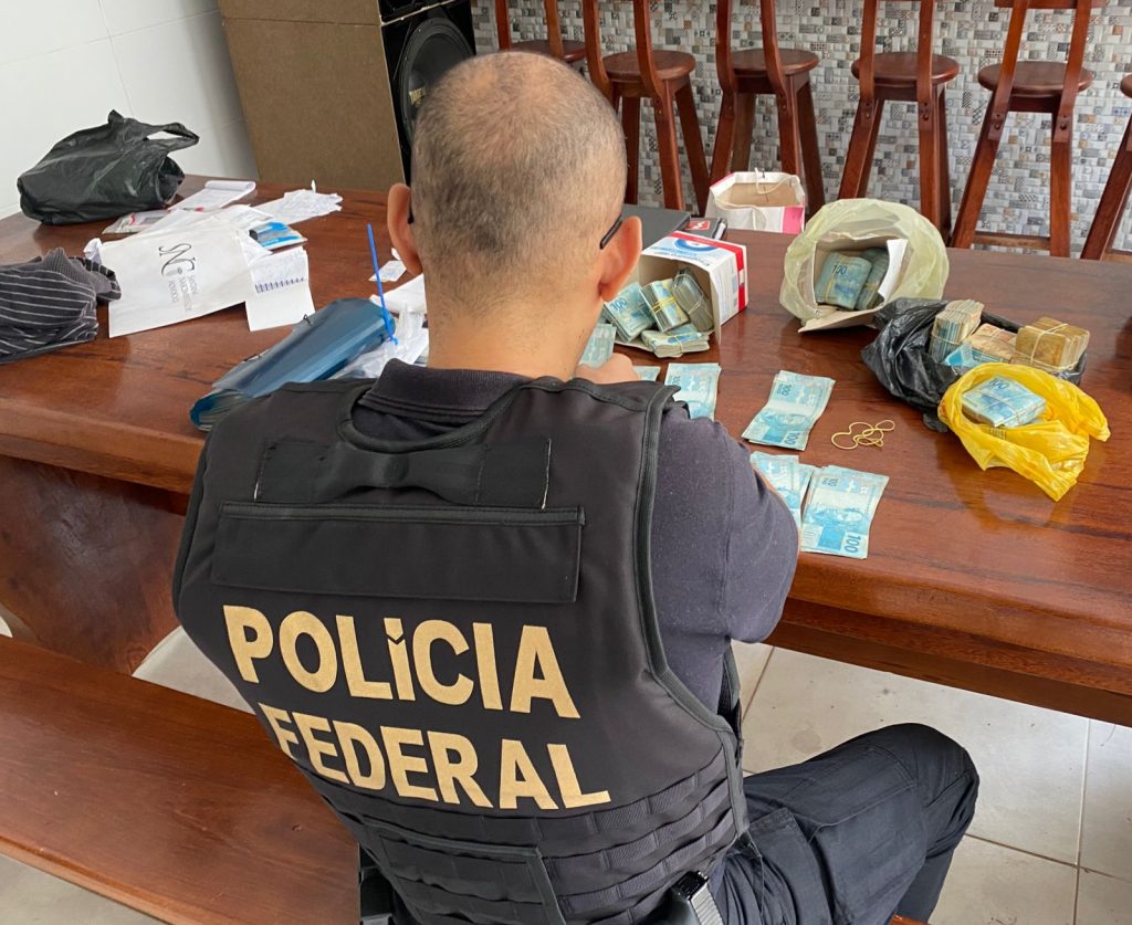 PF faz busca e apreensao em casa de politico suspeito de falsificar domicilio eleitoral